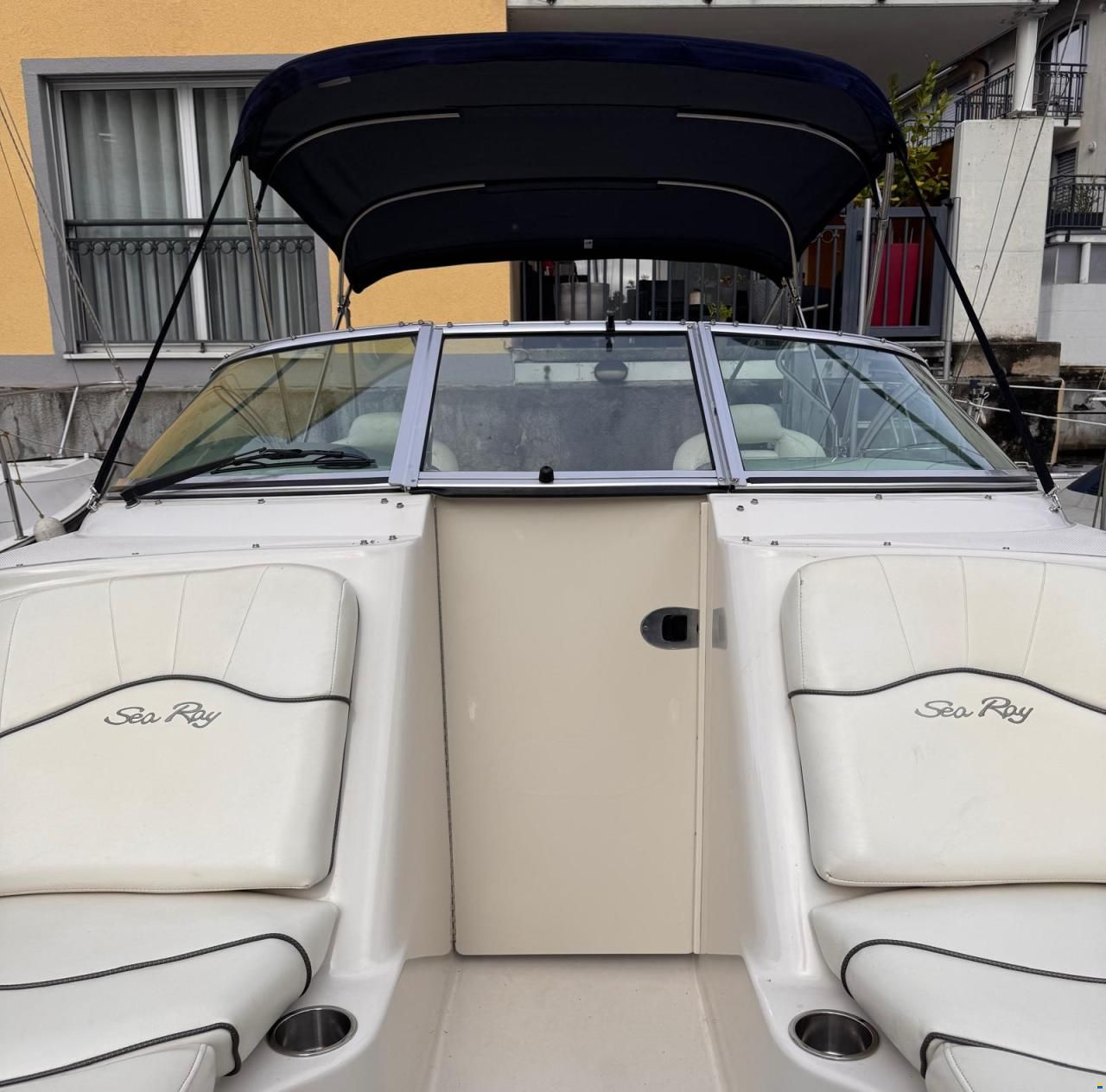 Sea Ray 240 SD