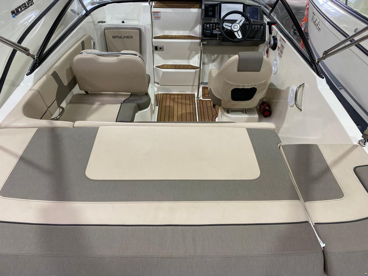 Bayliner VR5C