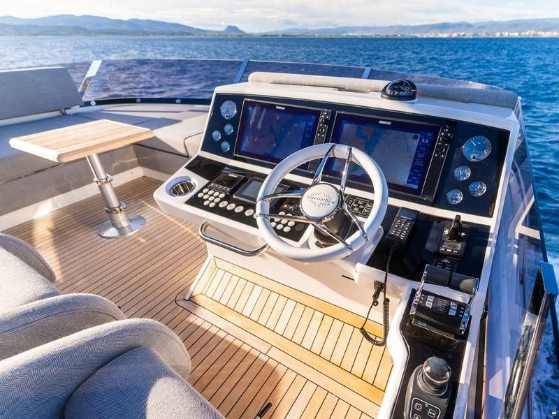 Sunseeker 76 Yacht