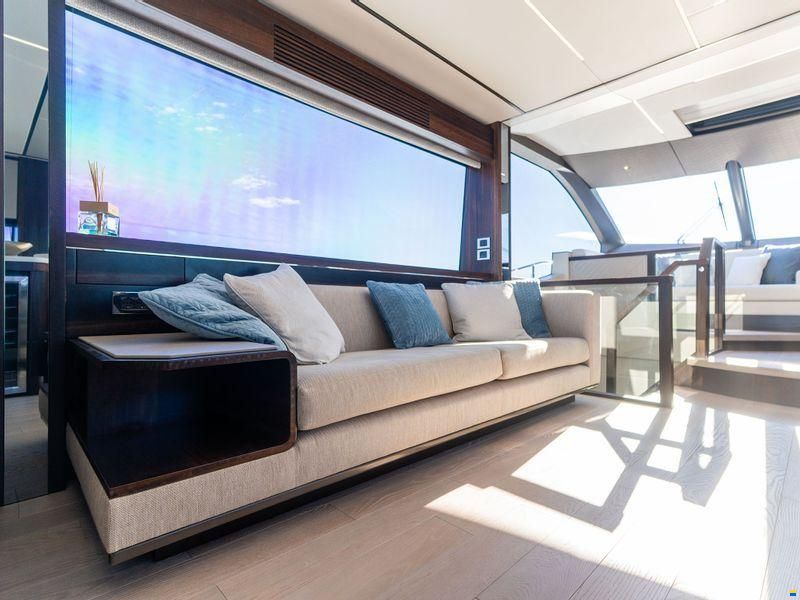 Sunseeker 76 Yacht