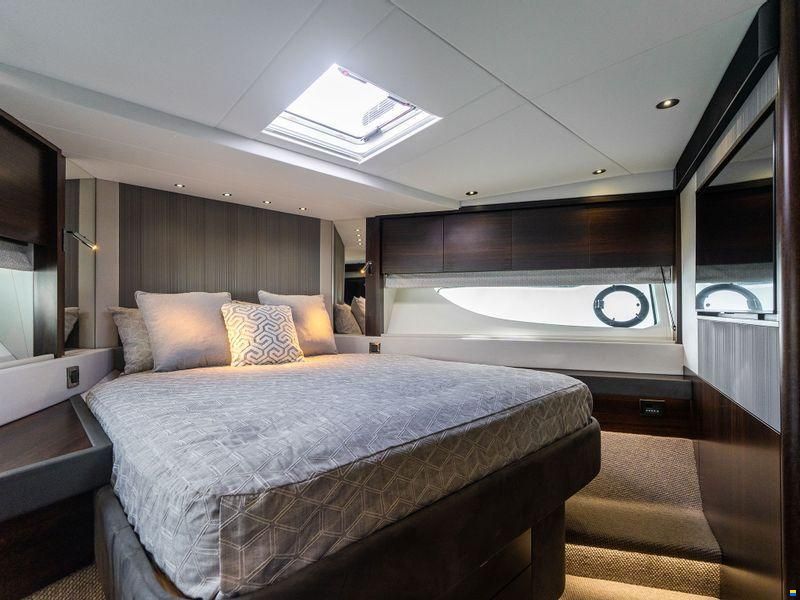 Sunseeker 76 Yacht