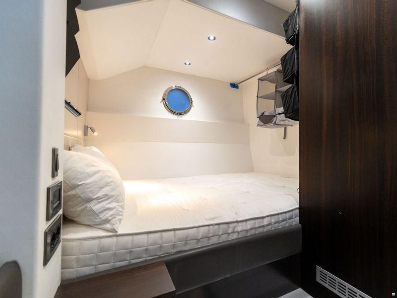Sunseeker 76 Yacht