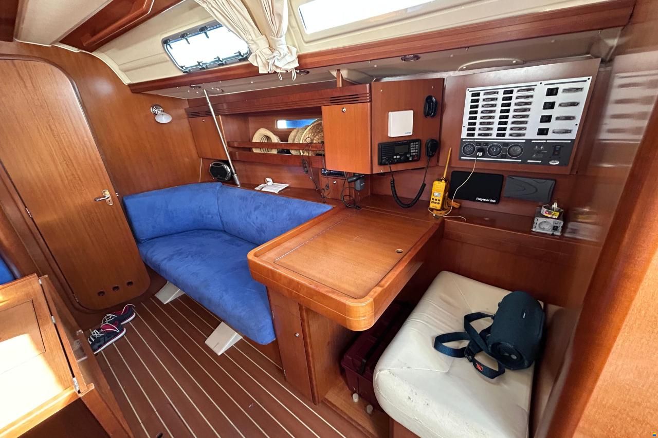 Dufour 40 Performance