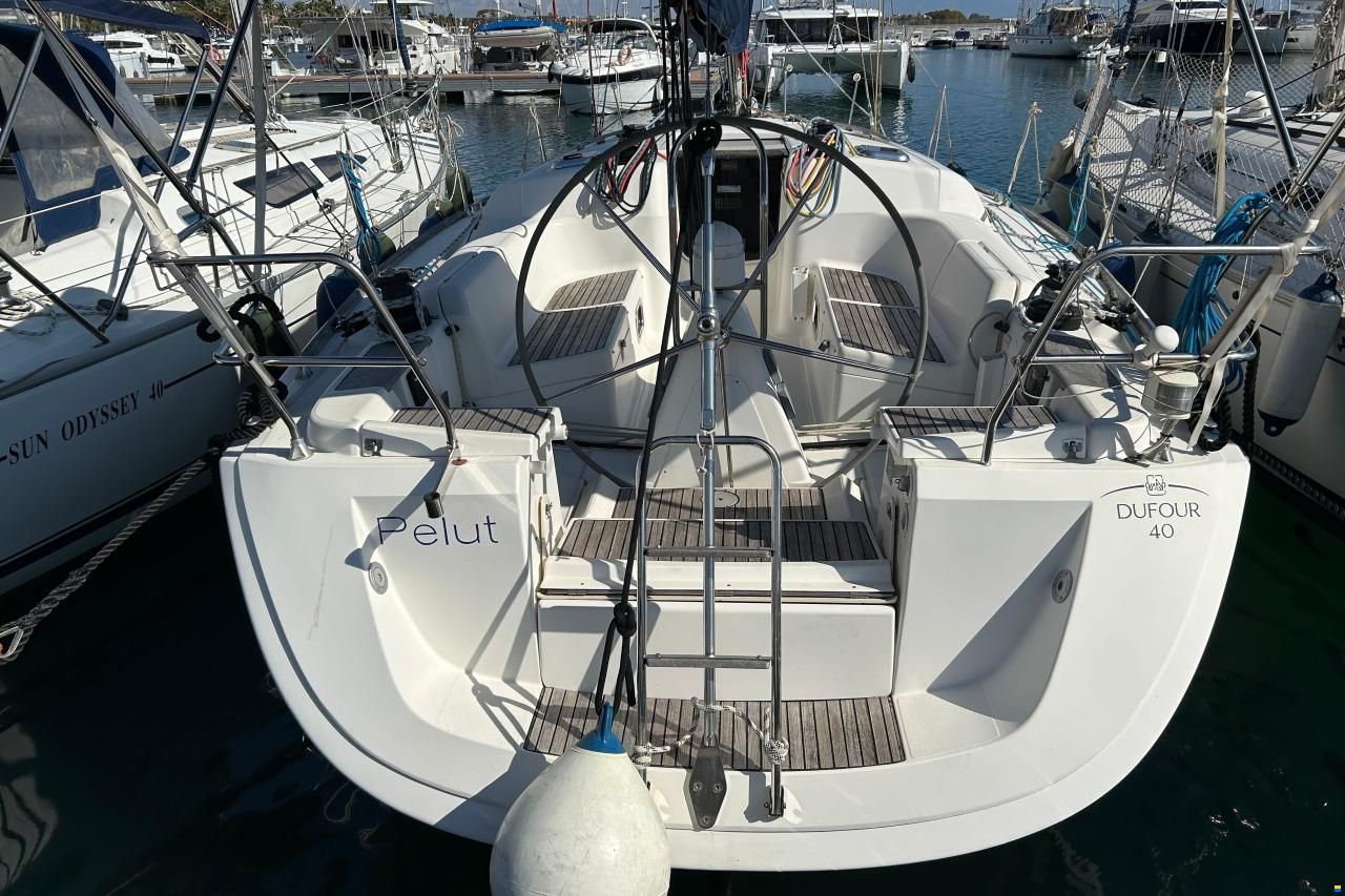 Dufour 40 Performance