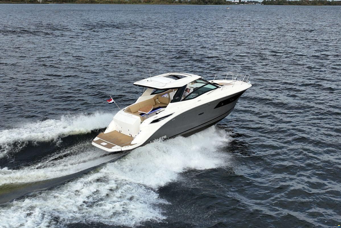 Sea Ray Sundancer 320