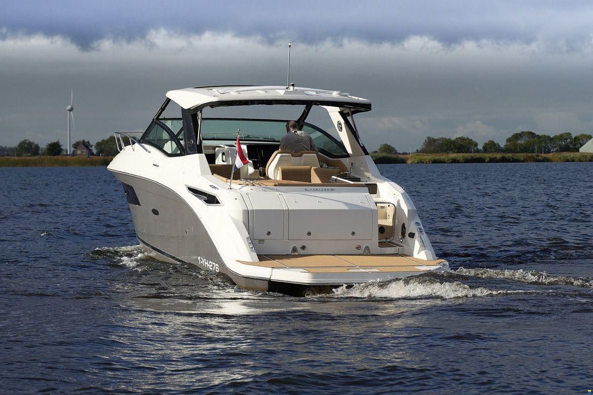 Sea Ray Sundancer 320