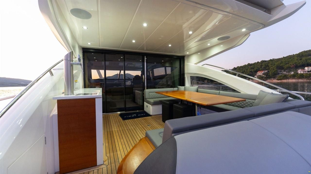 Princess V72