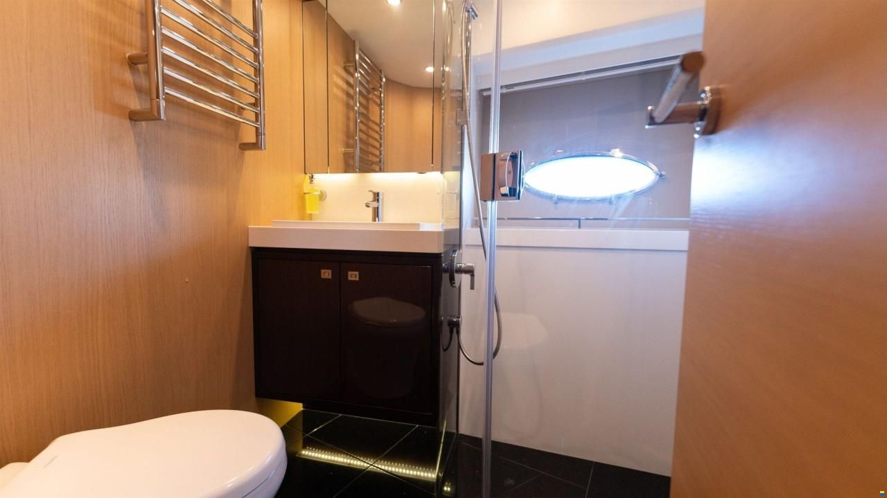Princess V72