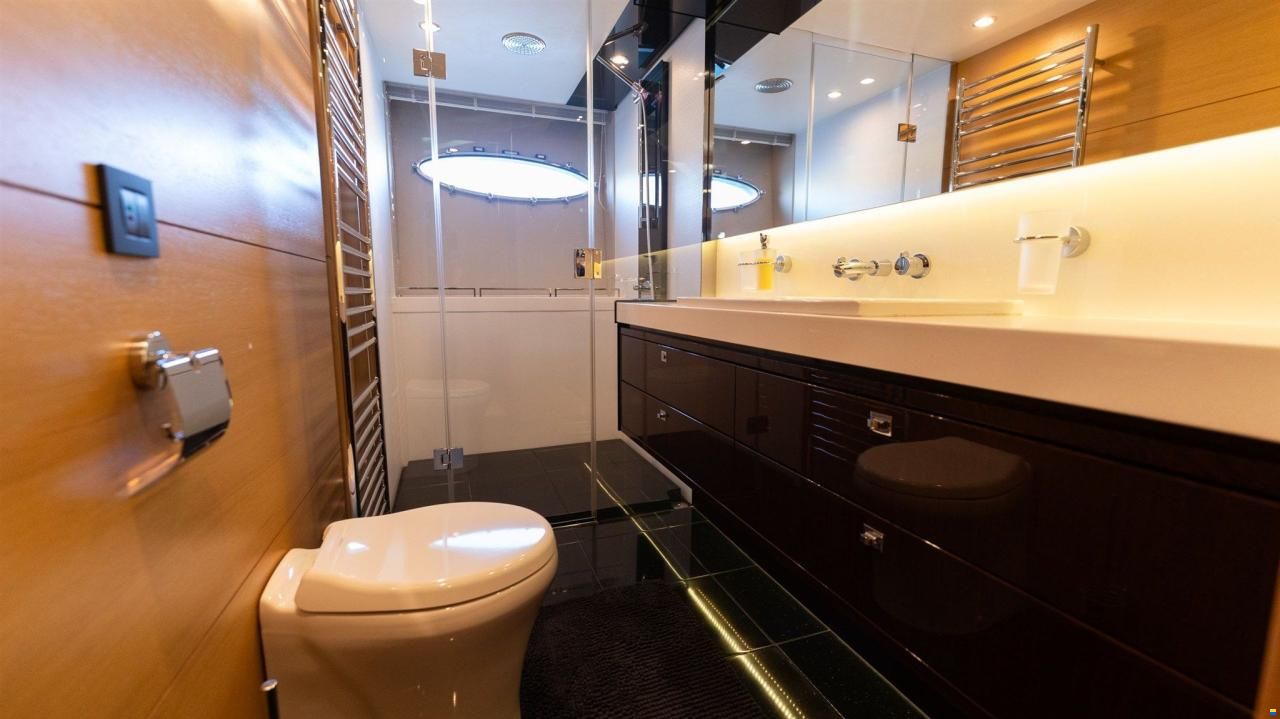 Princess V72