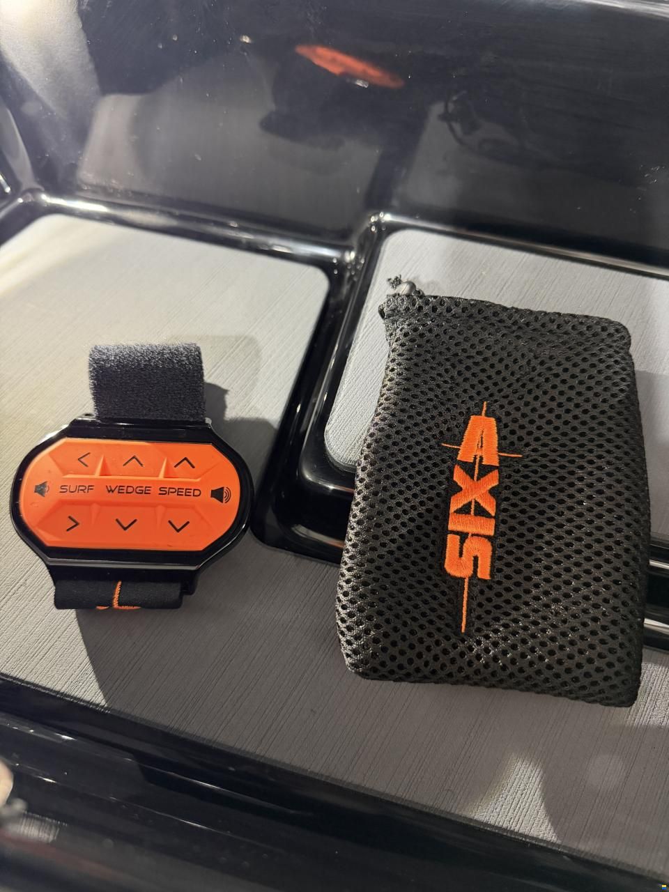 Axis T235