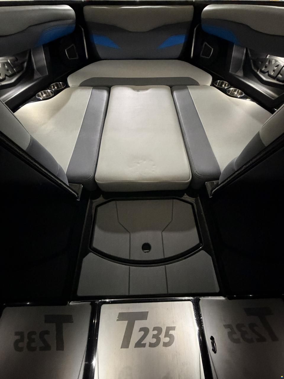 Axis T235