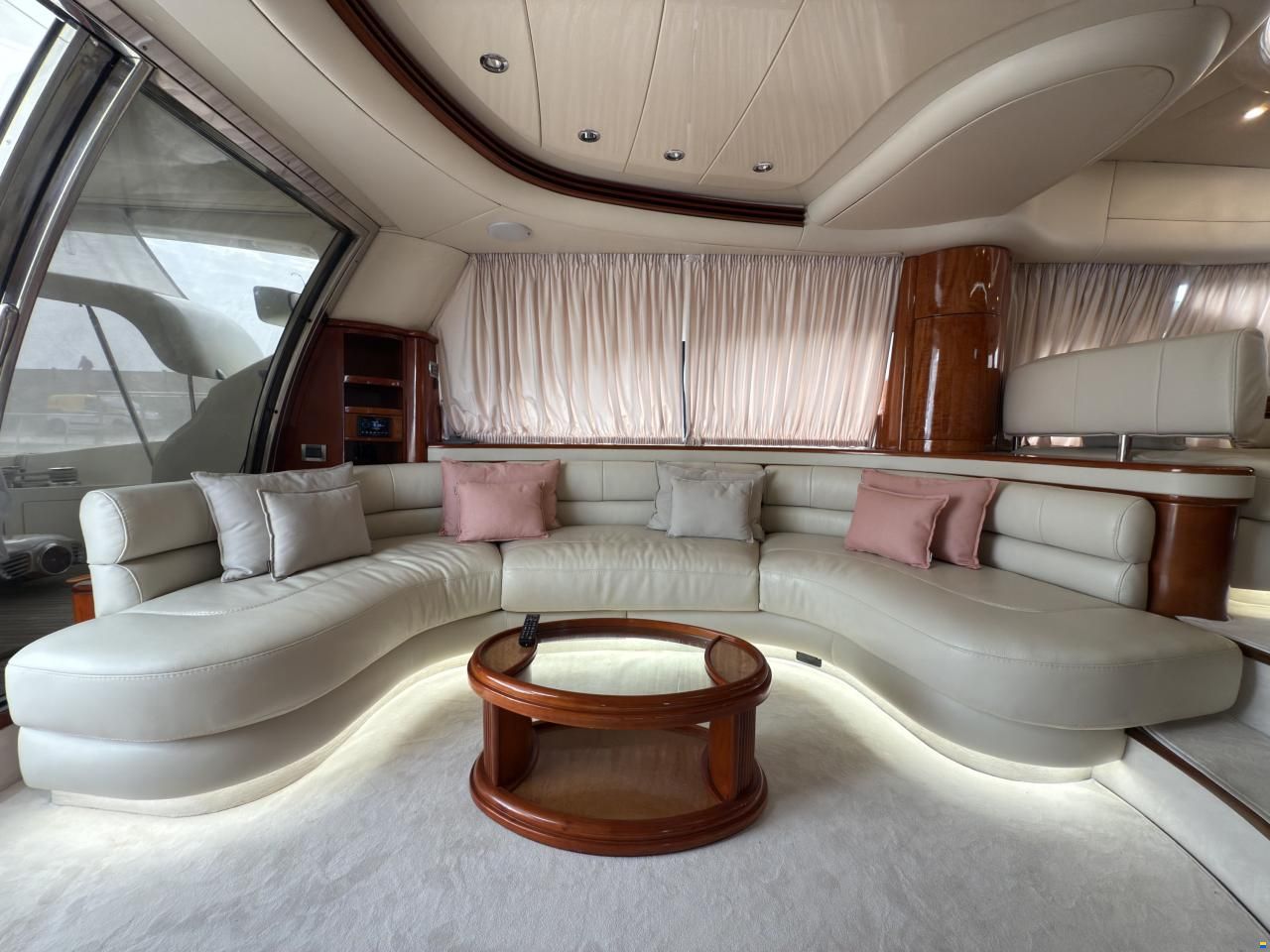 Azimut 68 Plus