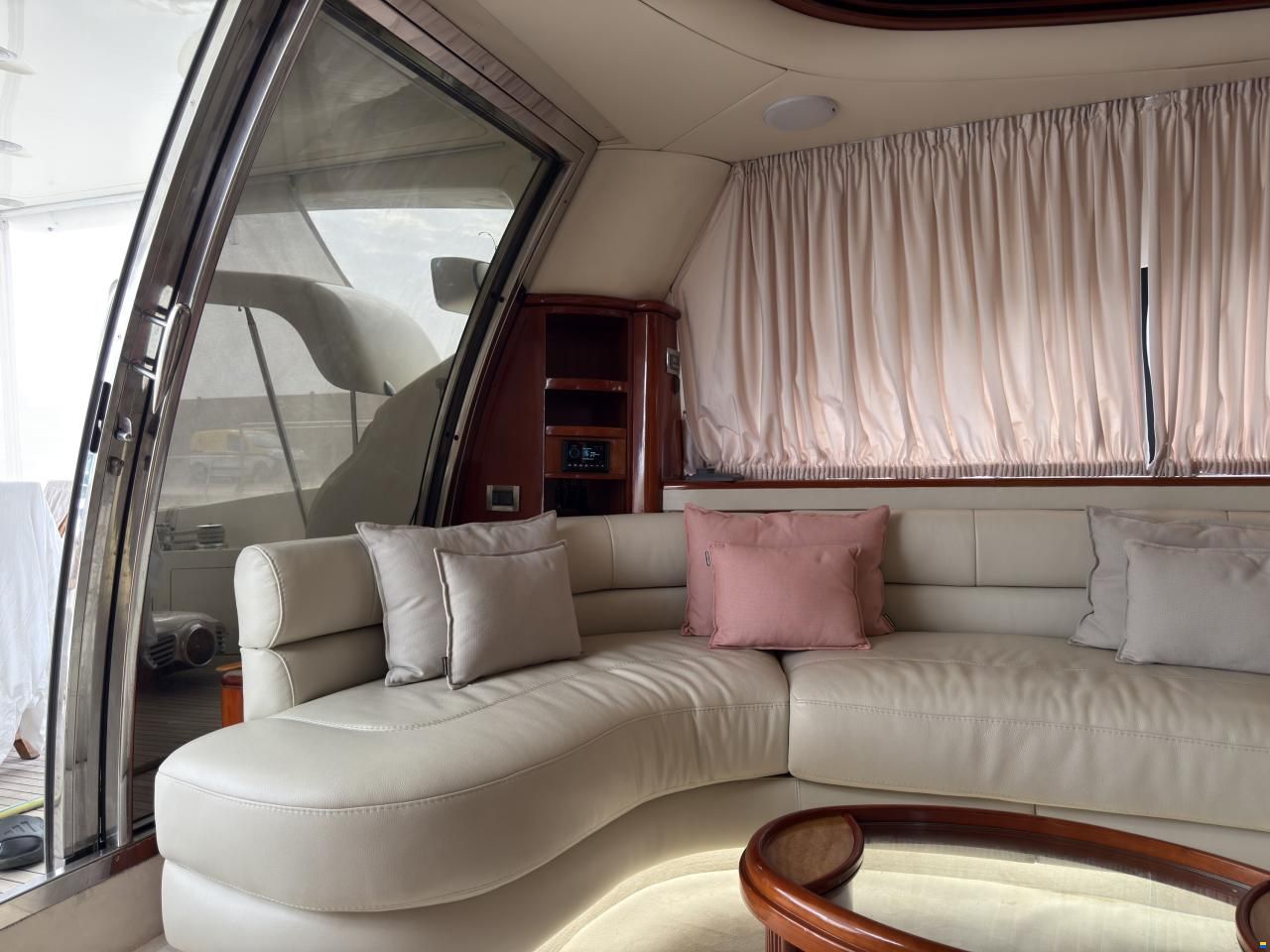 Azimut 68 Plus