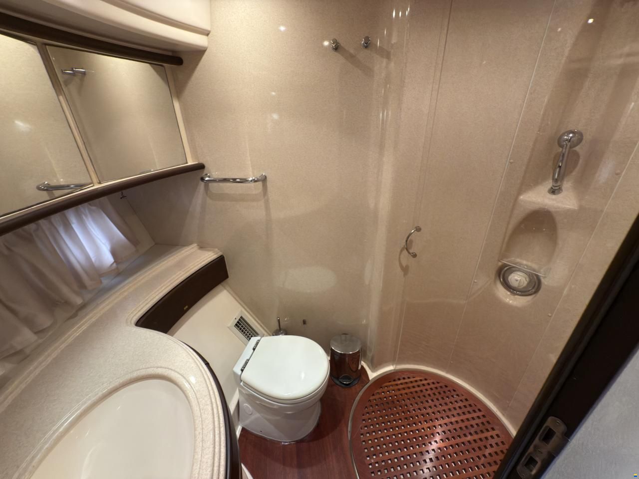 Azimut 68 Plus