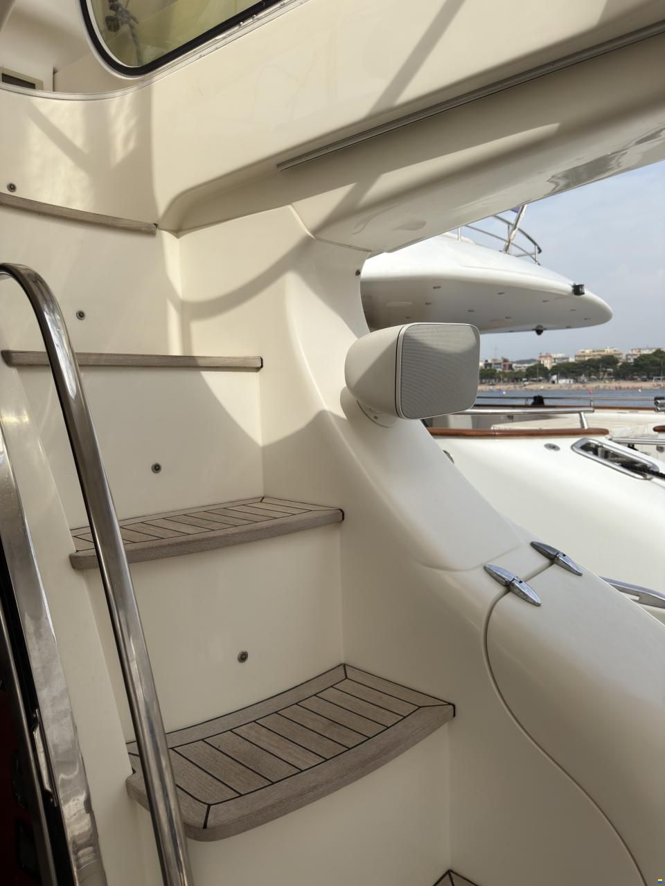 Azimut 68 Plus