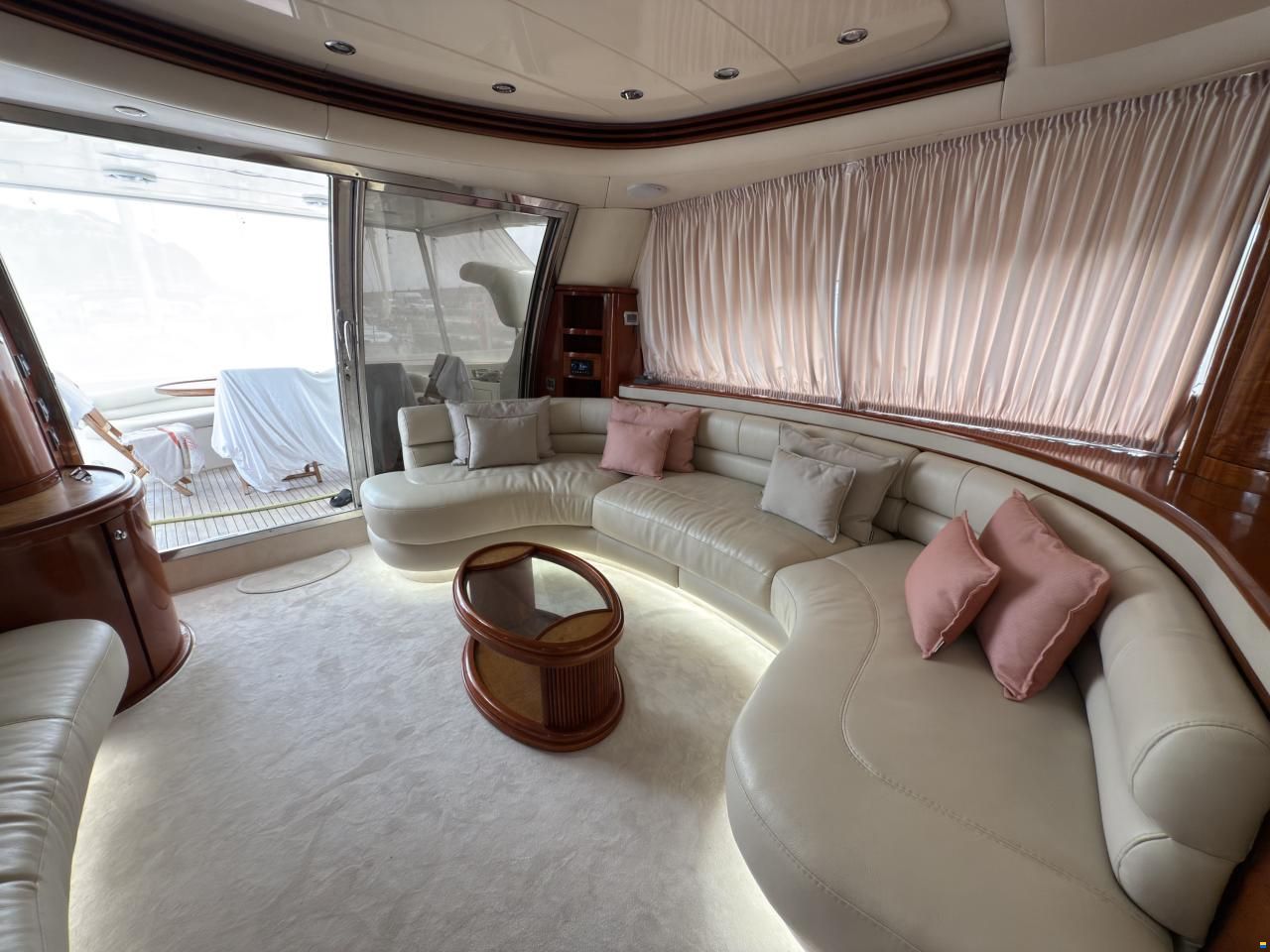 Azimut 68 Plus