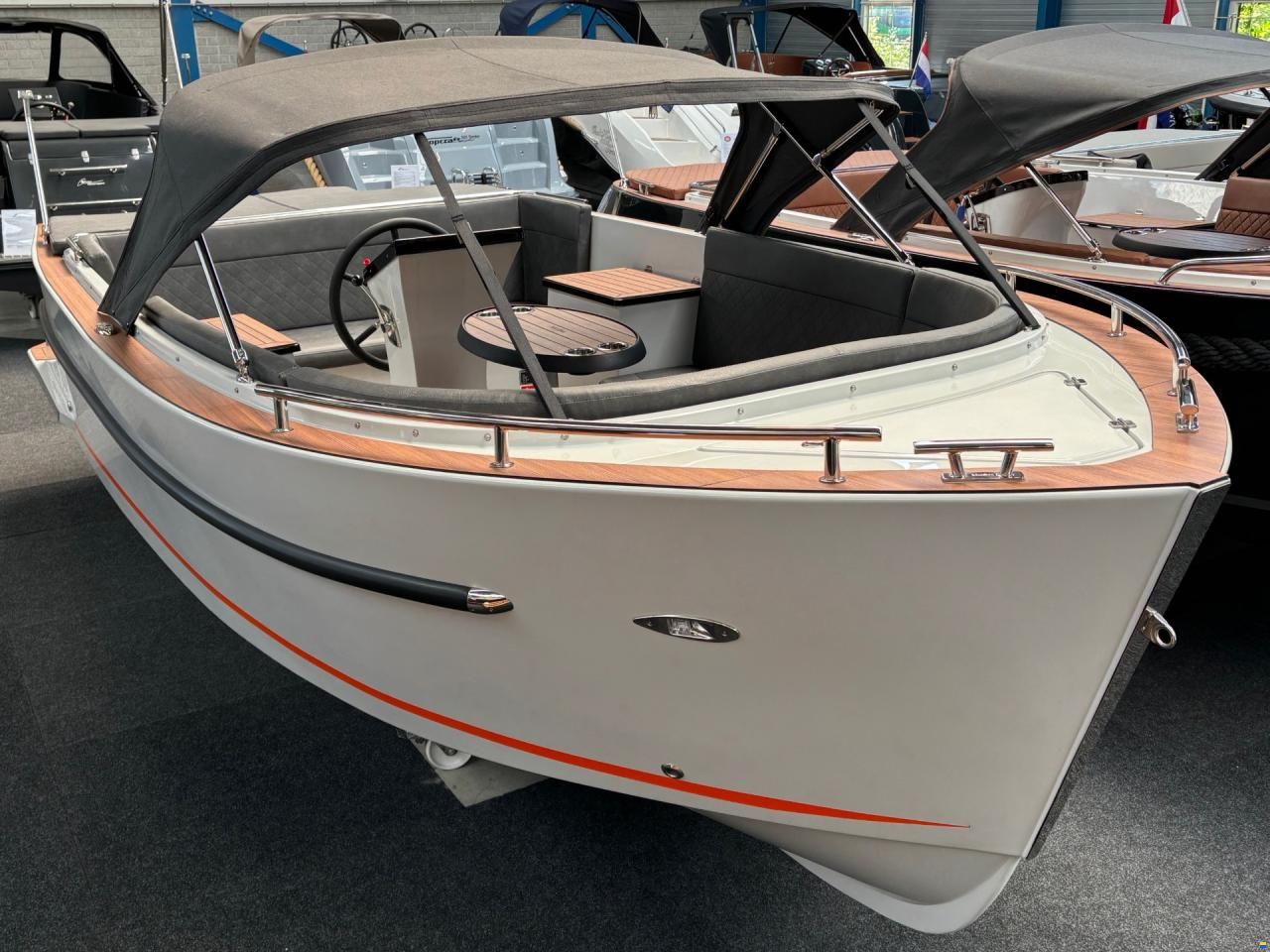 Maxima 630 Tender