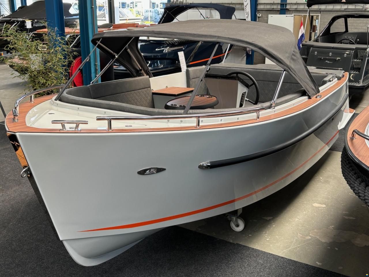 Maxima 630 Tender