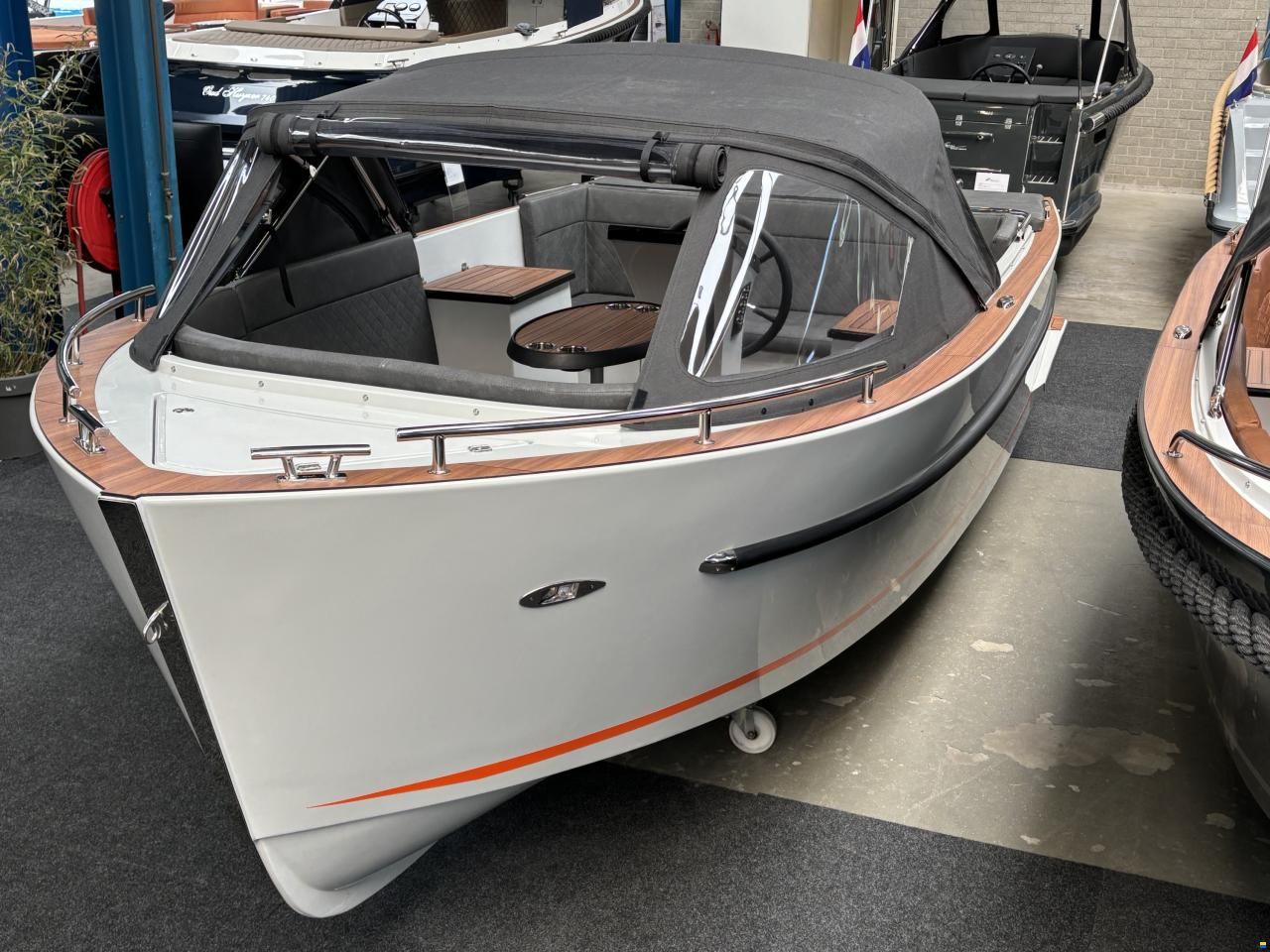 Maxima 630 Tender