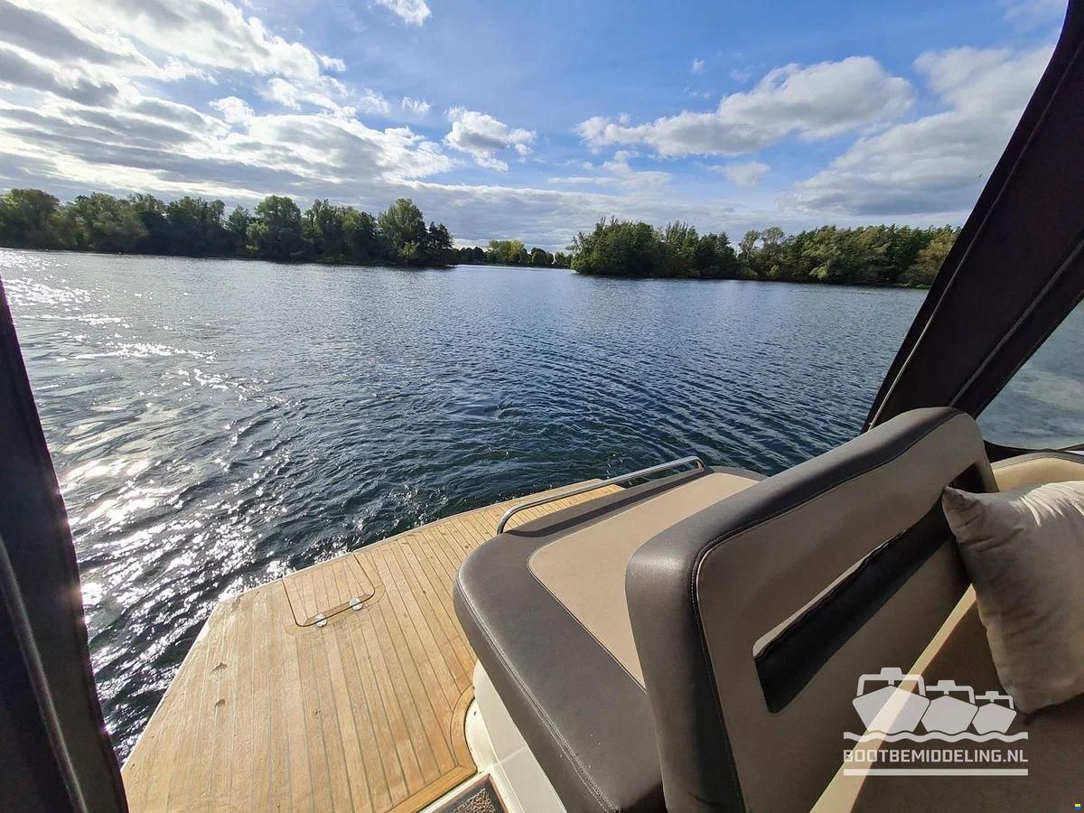 Galeon 325 Open