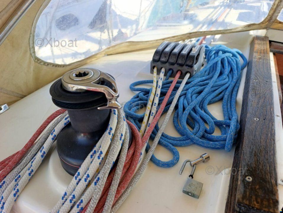 Hanse 371