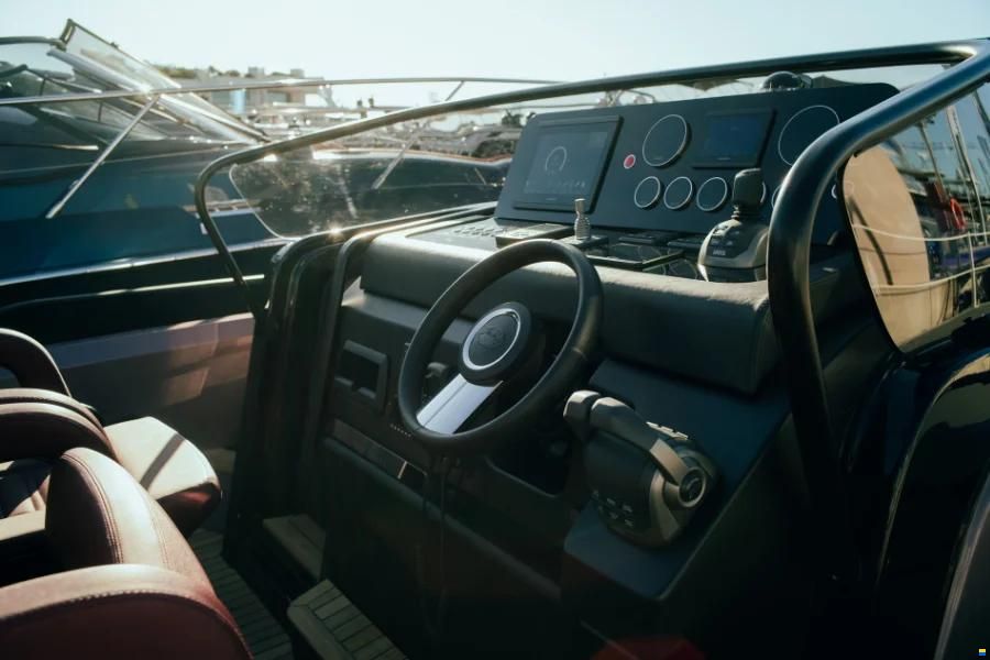 Cranchi A32 Luxury Tender