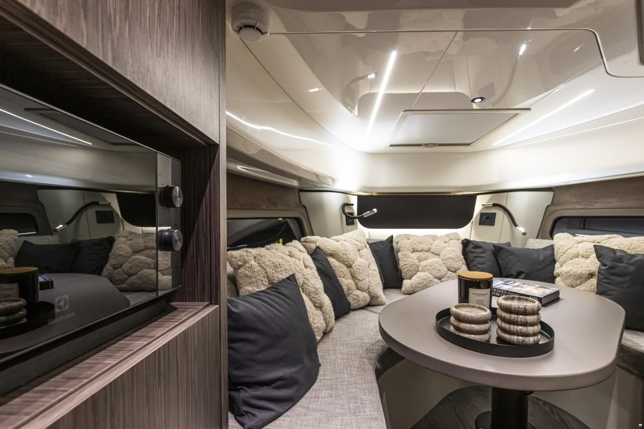 Cranchi A32 Luxury Tender