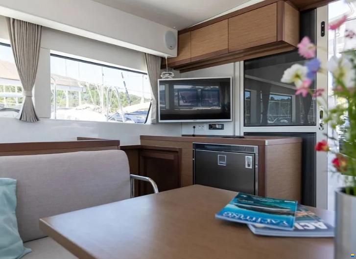 Lagoon 40