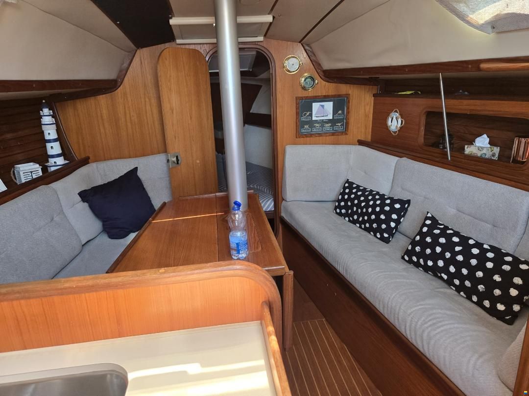 Beneteau First 325
