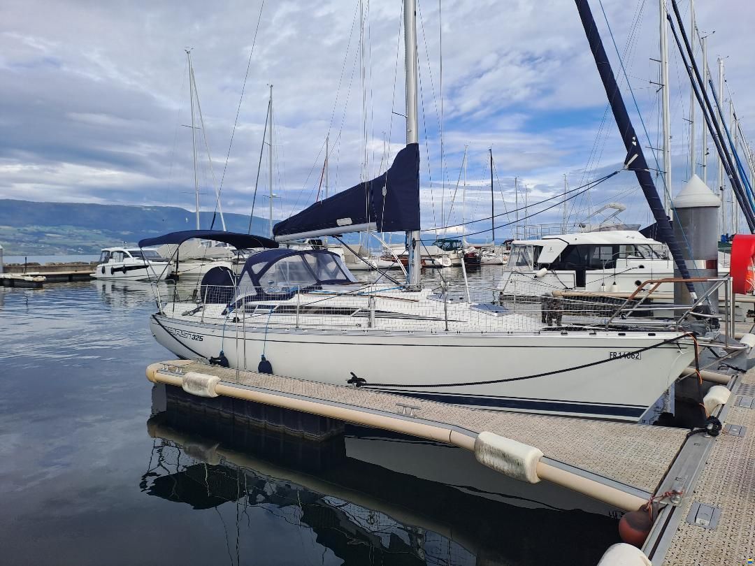 Beneteau First 325