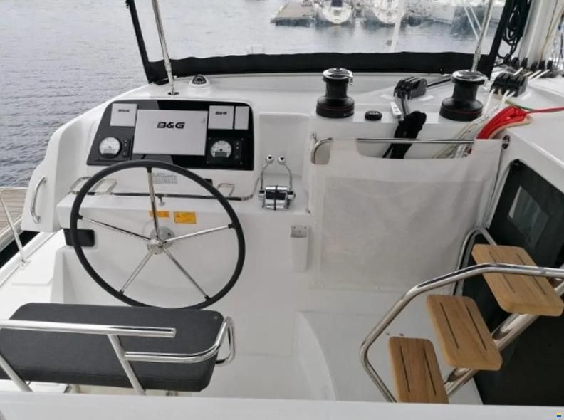 Lagoon 42