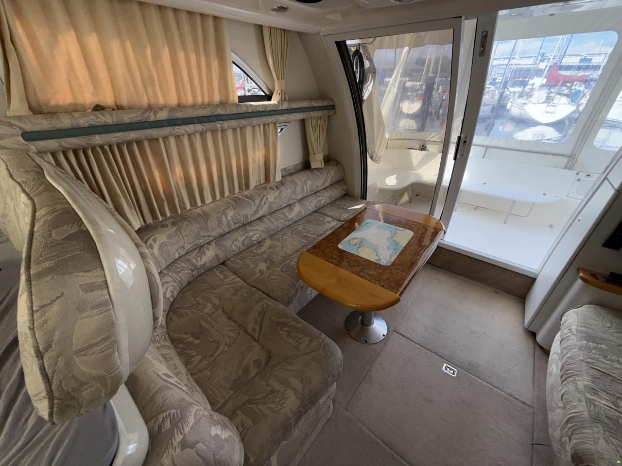 Sealine F 330