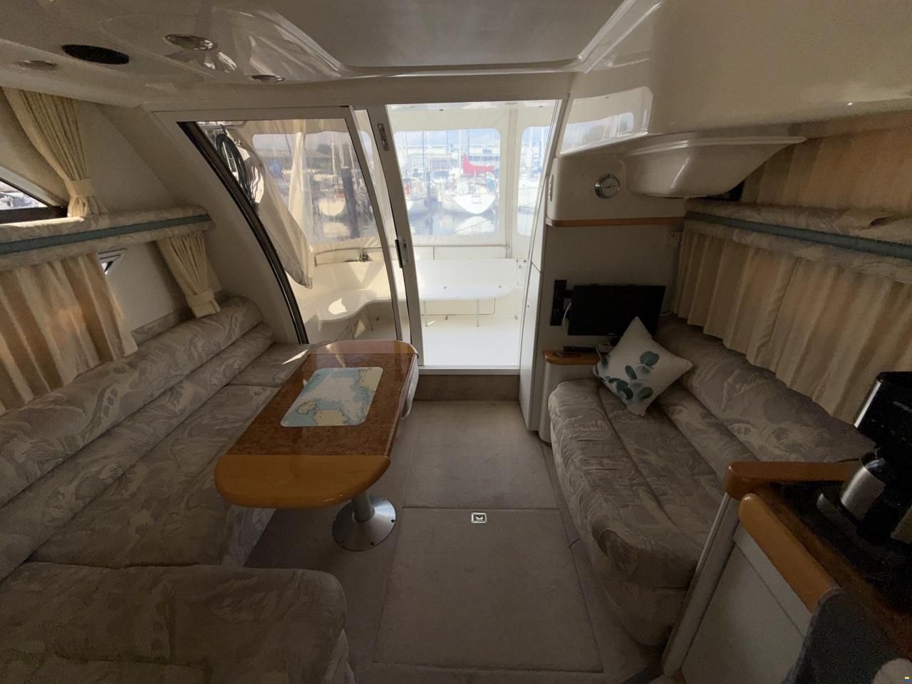 Sealine F 330