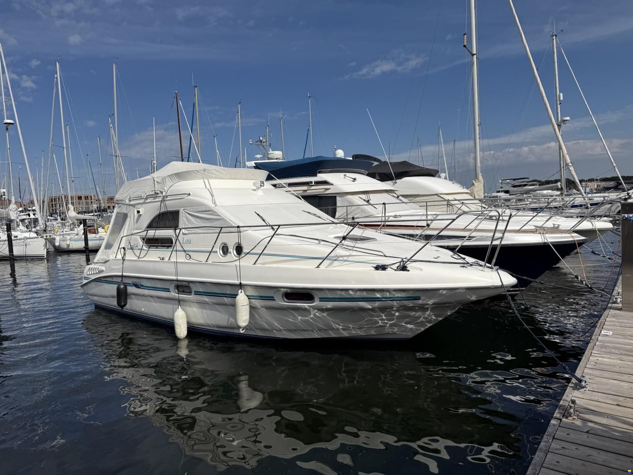 Sealine F 330