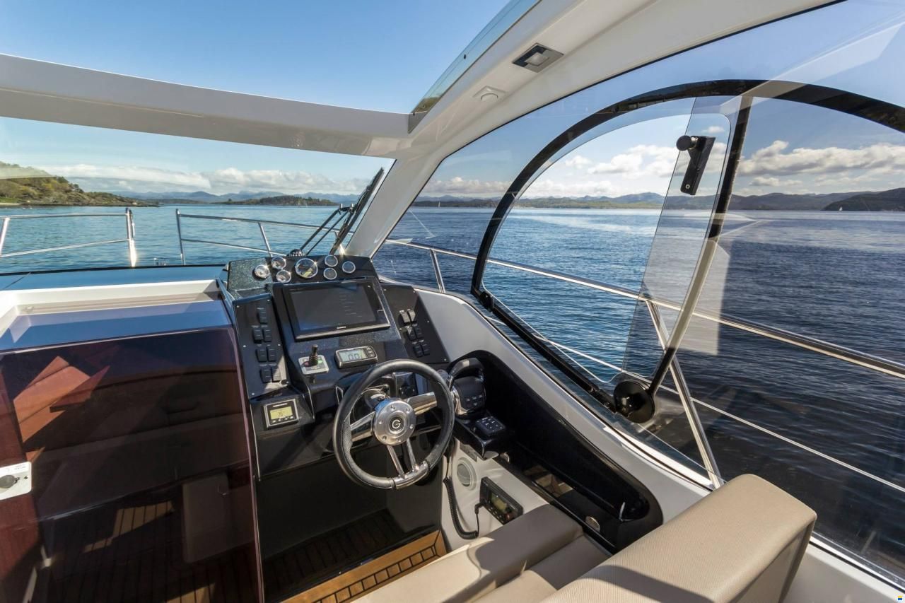 Galeon 305 HTS