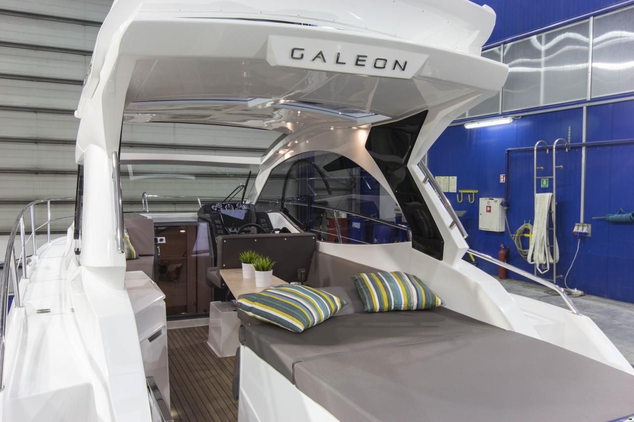 Galeon 305 HTS