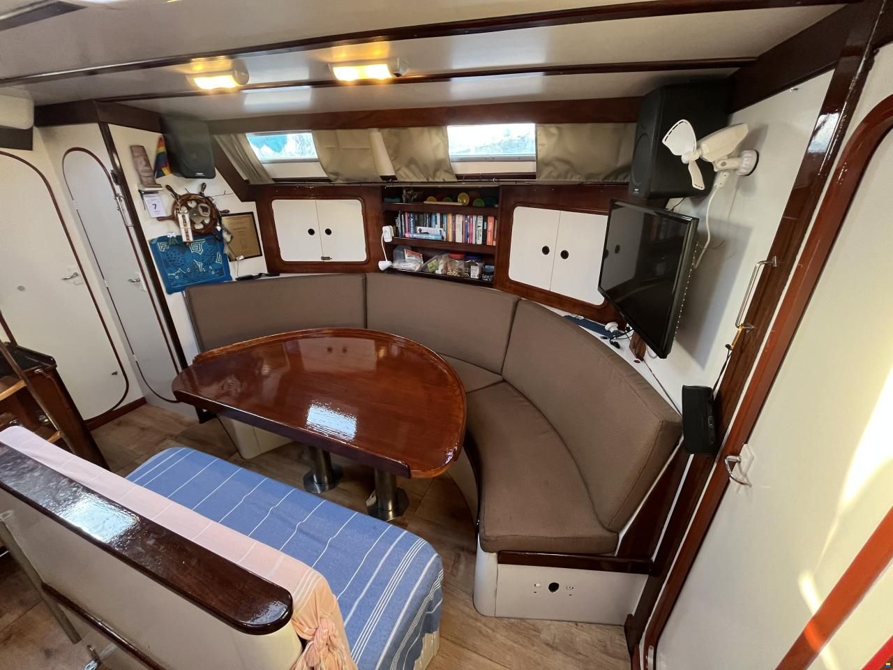 Dromor Triton 48
