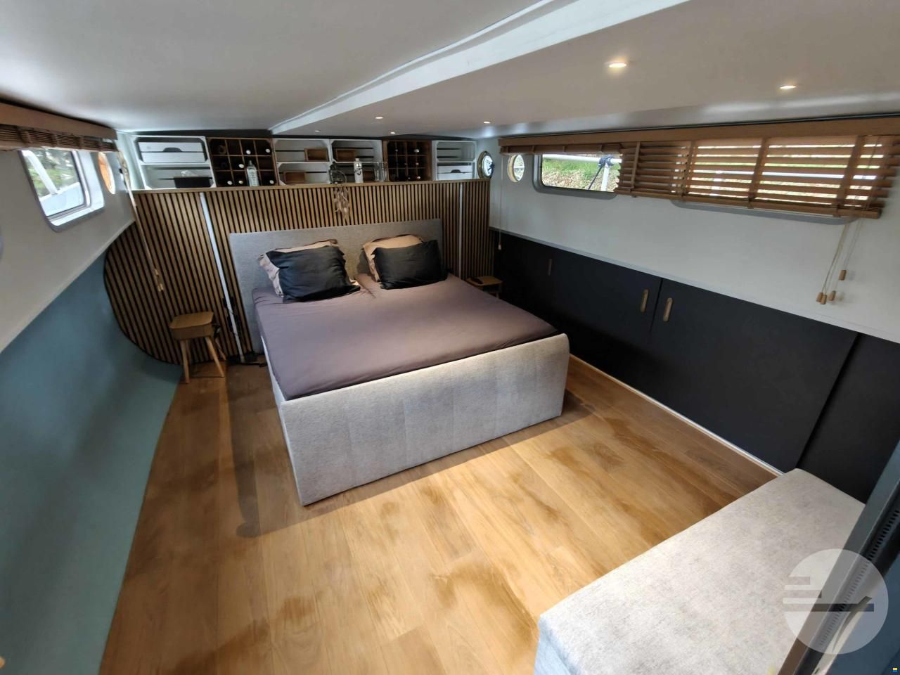 Luxemotor 24.75