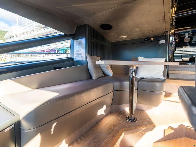 Sunseeker 100 Yacht