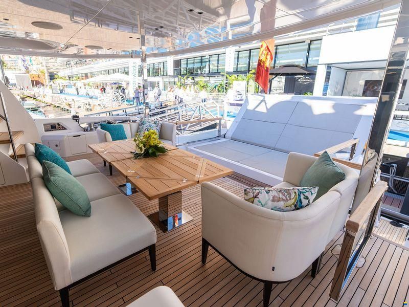 Sunseeker 100 Yacht