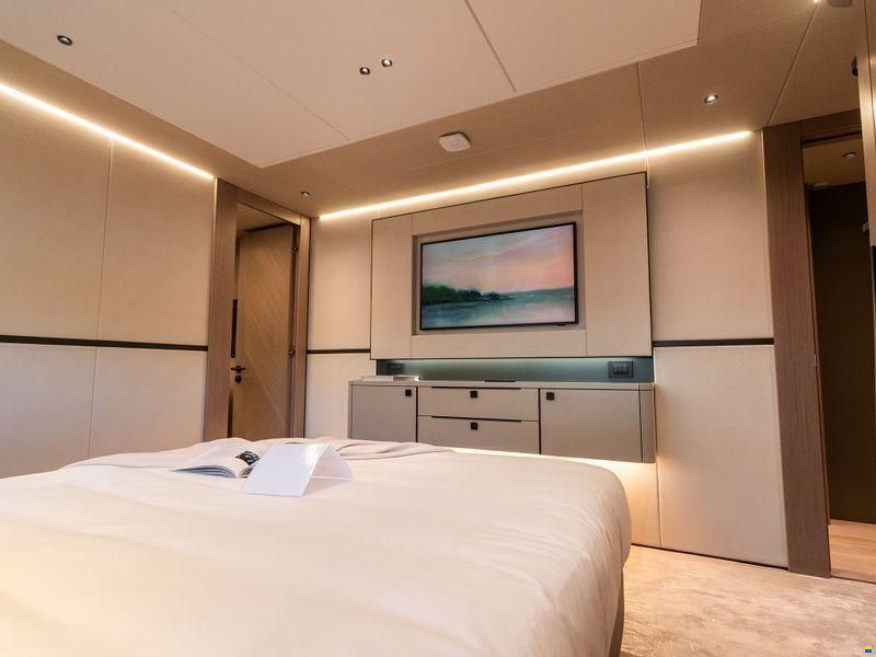 Sunseeker 100 Yacht