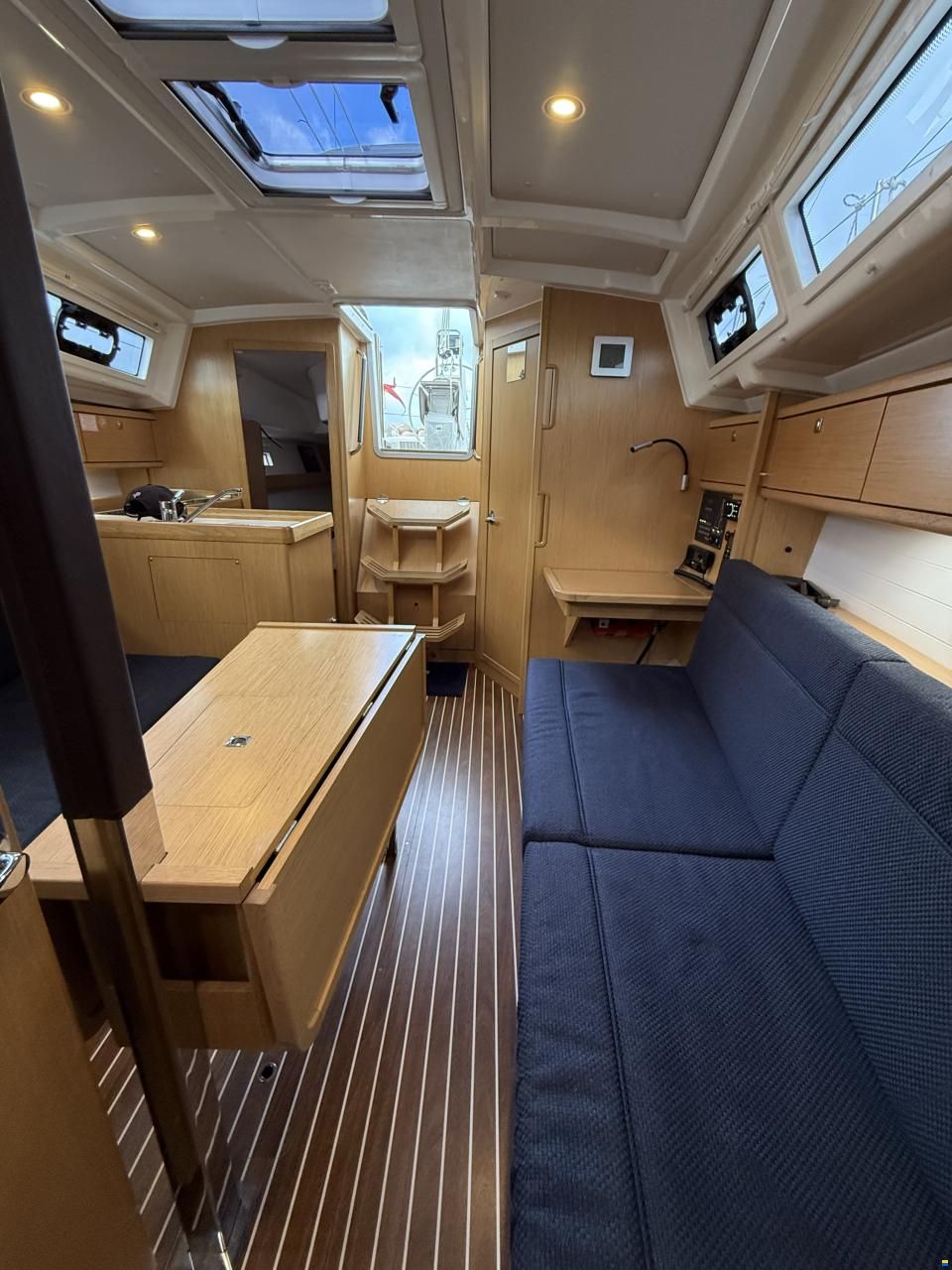 Bavaria 34 Cruise style