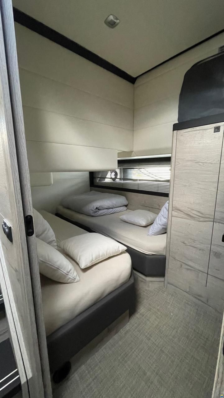 Boarnstream Yachting 1280 Elegance Sedan
