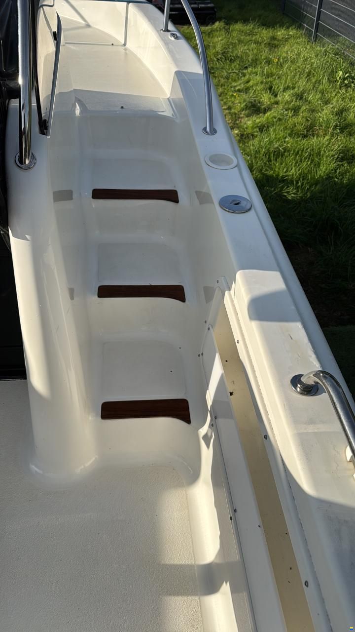 Sun Cruiser 650 Sport Yacht