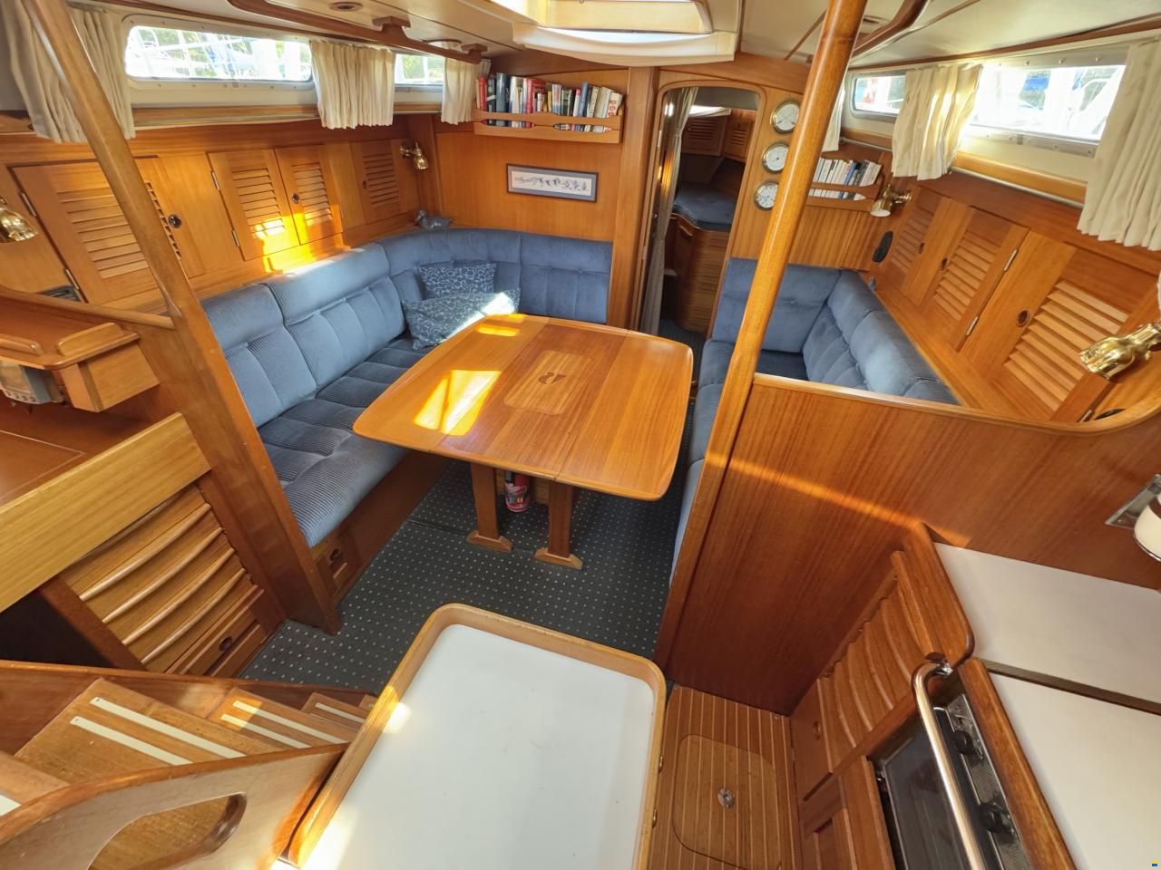 Hallberg-Rassy 42F