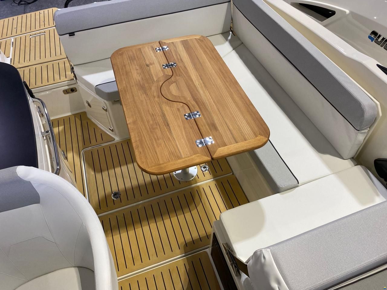 Quicksilver ACTIV 755 CRUISER