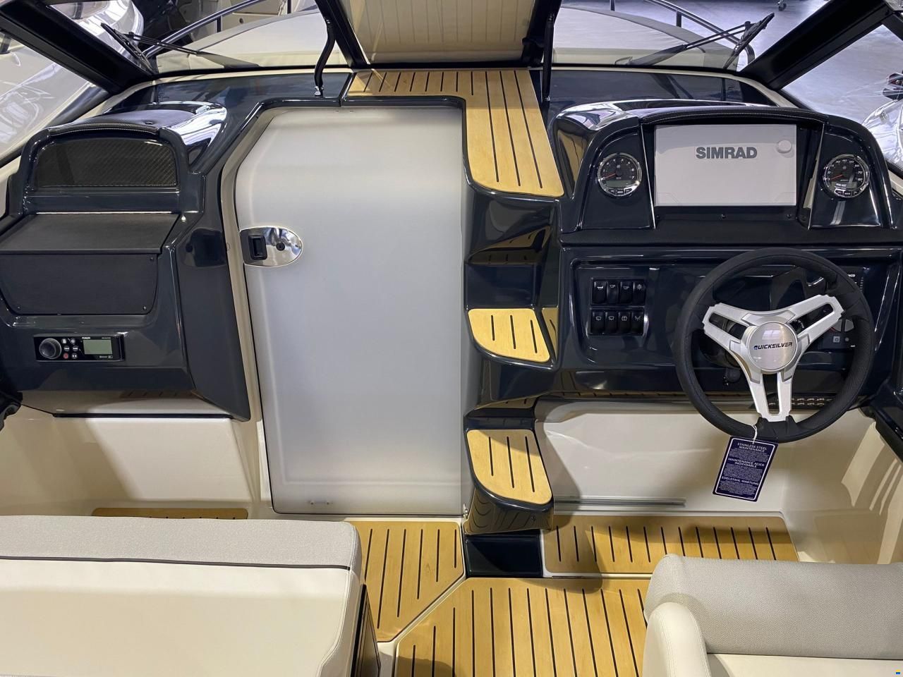 Quicksilver ACTIV 755 CRUISER