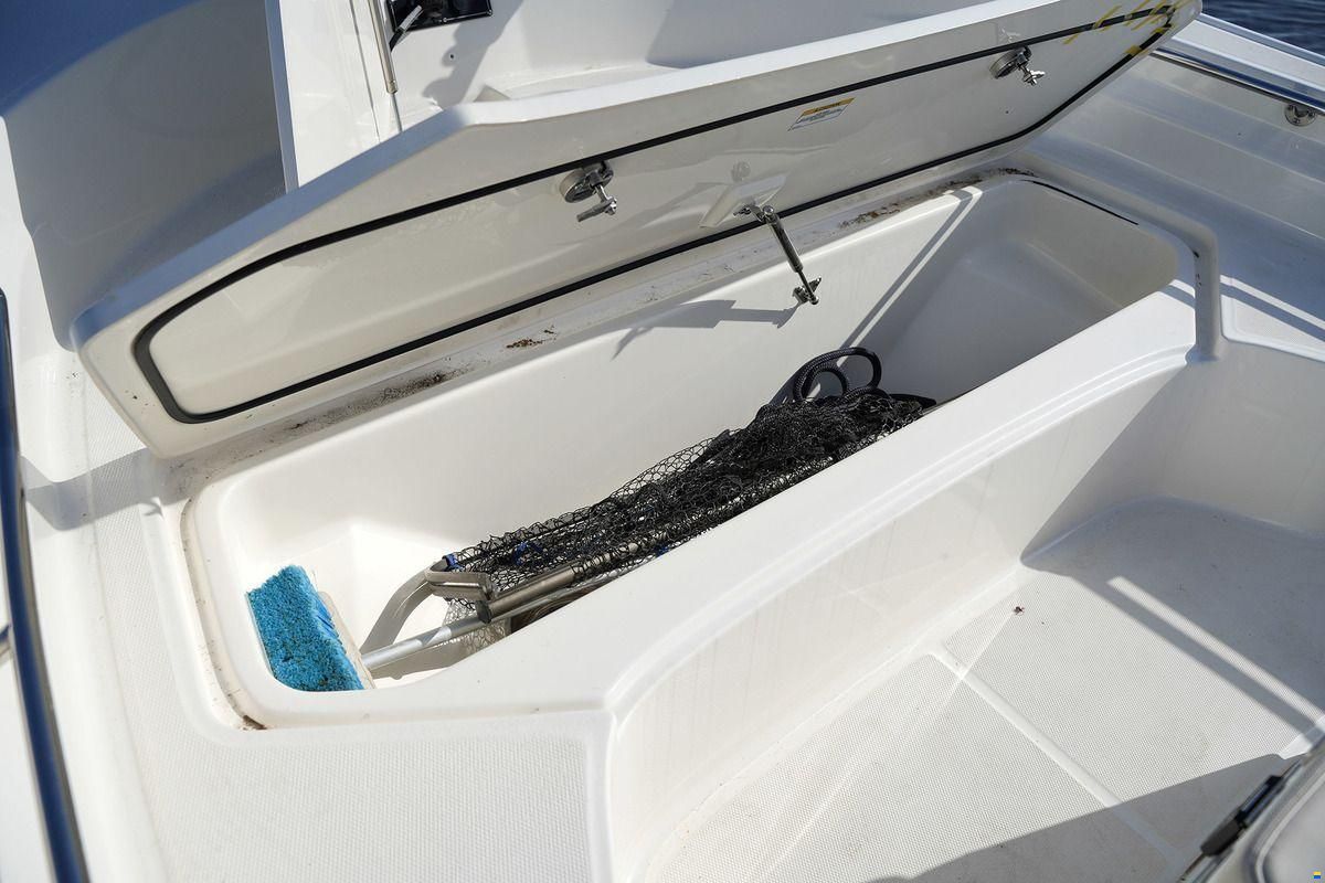 Boston Whaler 210 Montauk
