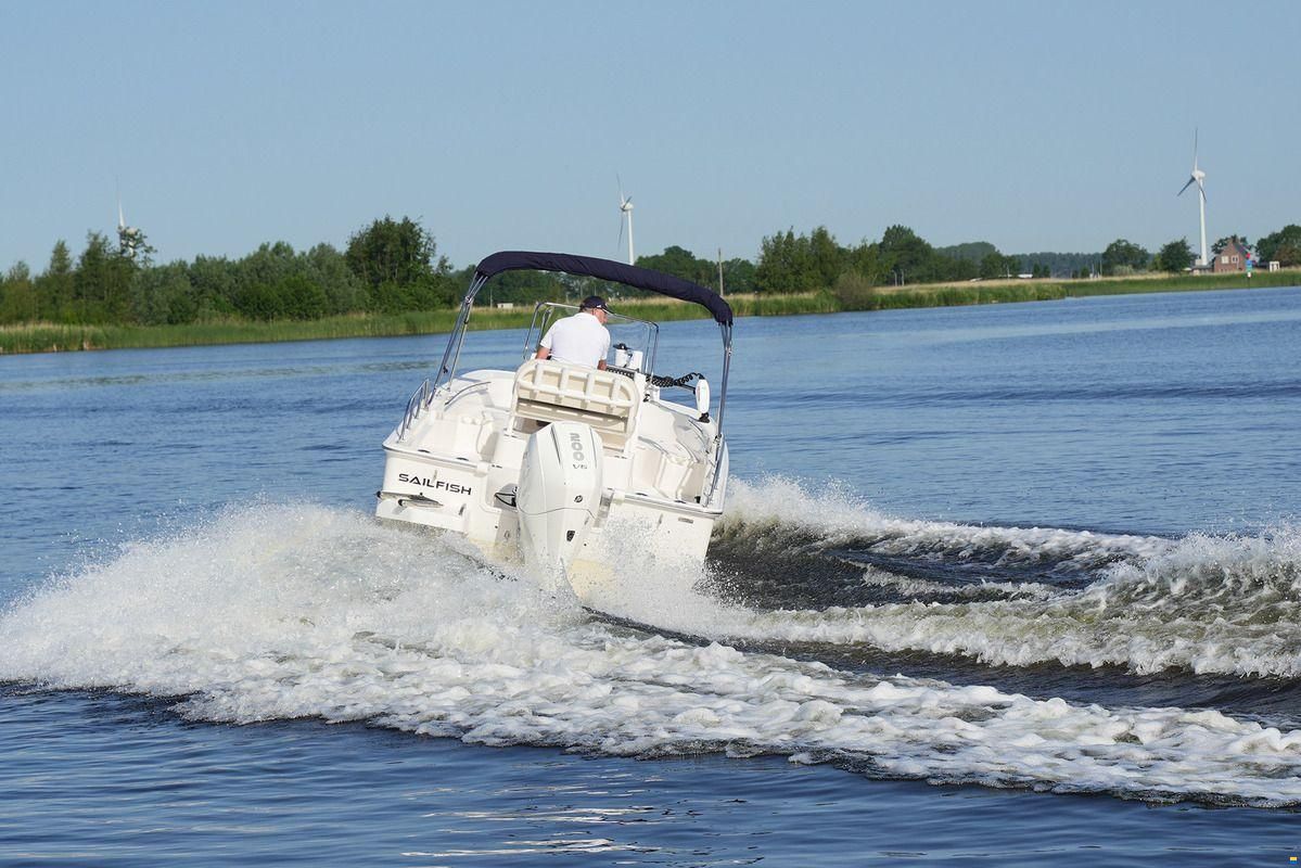 Boston Whaler 210 Montauk