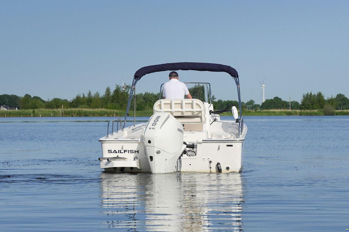 Boston Whaler 210 Montauk